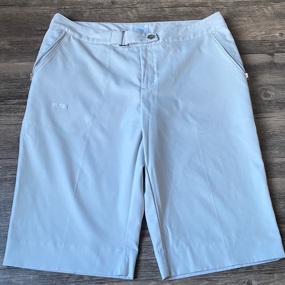 Izod Pants - IZOD XFG Women’s Grey Golf Bermuda Short Size 6